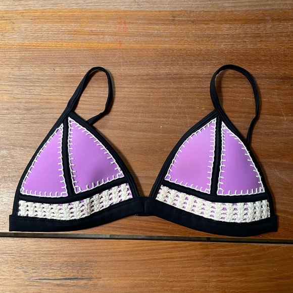 Triangl neoprene and crochet bikini top - Picture 2 of 3